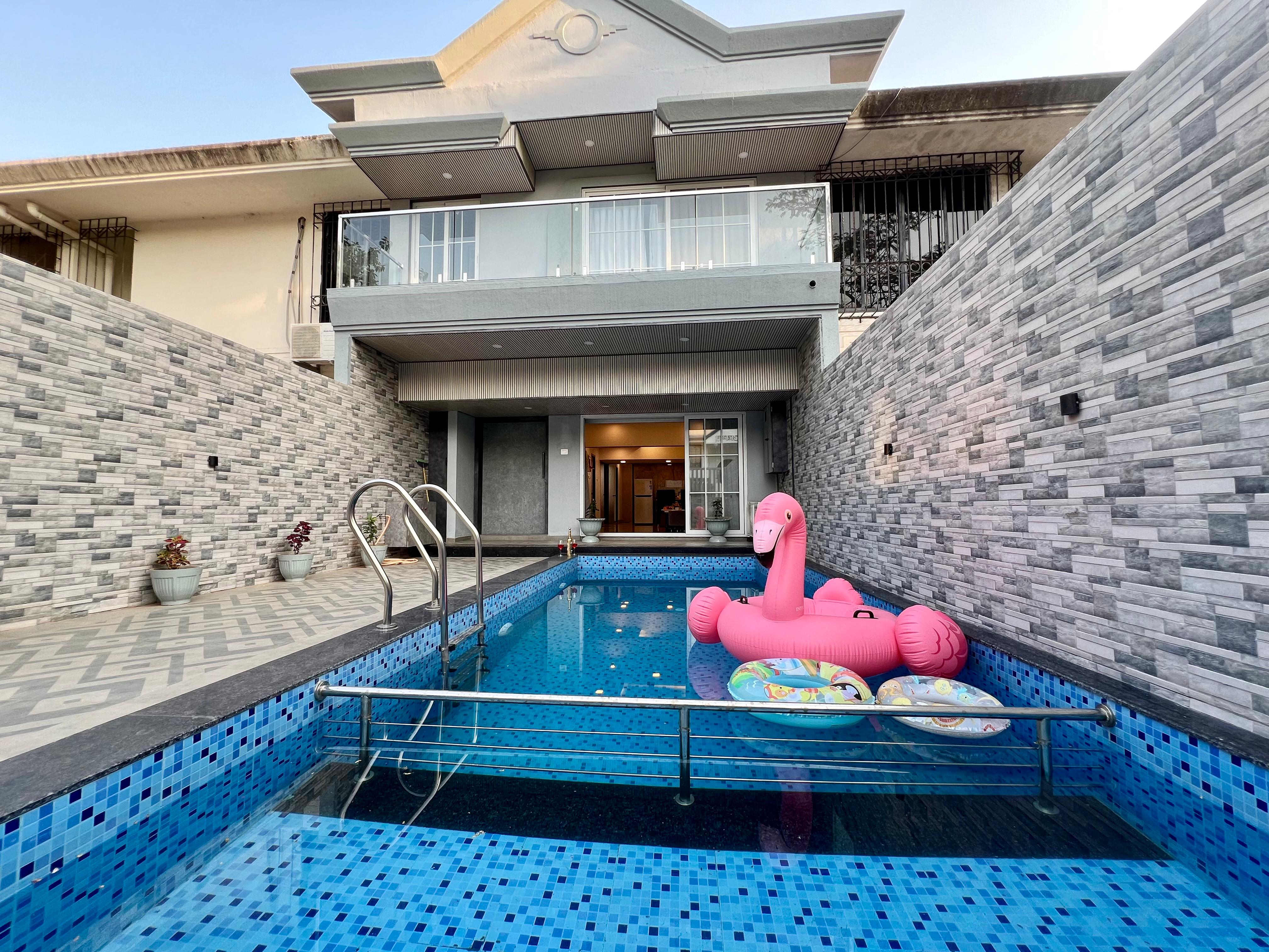 Solin Villa Exterior and Pool